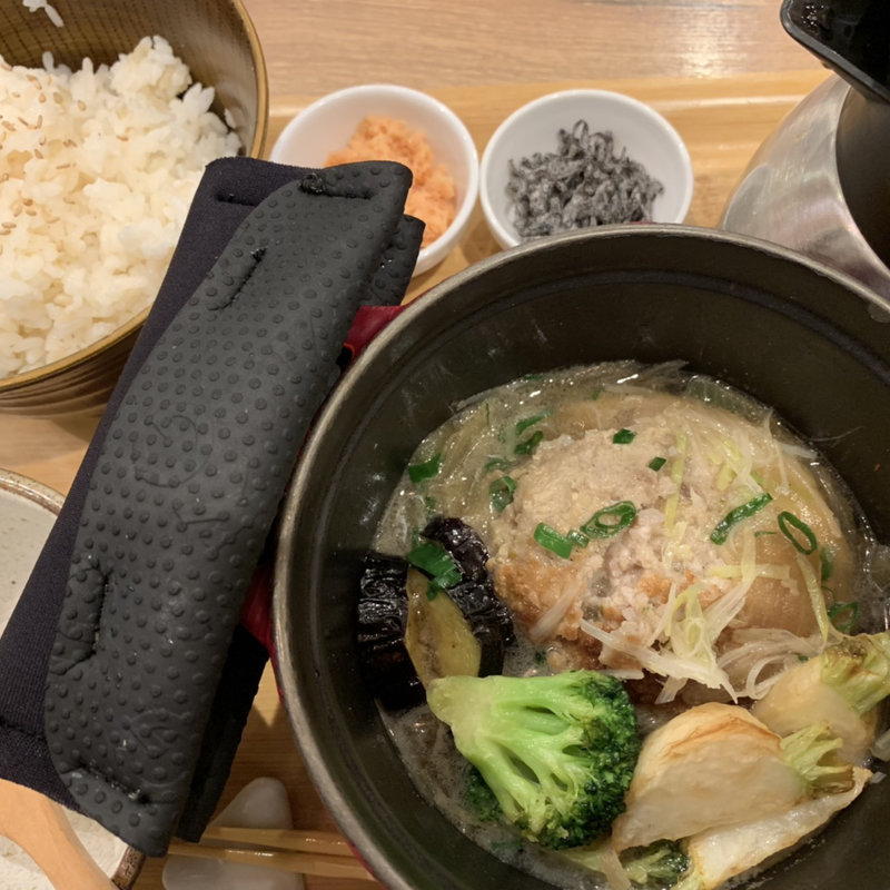 れんこんハンバーグのオニオンスープ仕立て(こめらく 贅沢な、お茶漬け日和。 横浜ポルタ店)