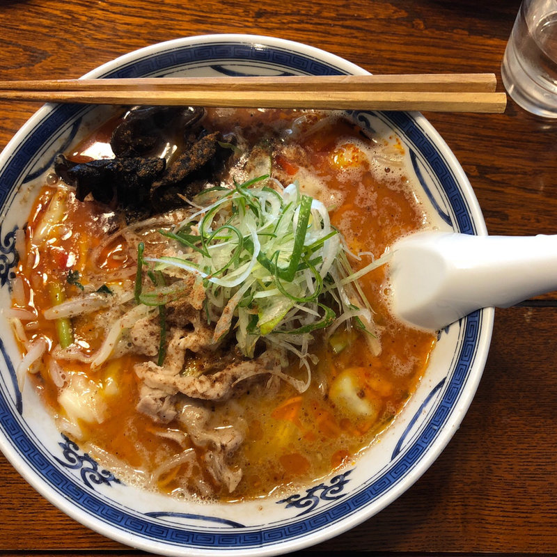 中辛味噌ラーメン(ラーメン･餃子 ハナウタ)