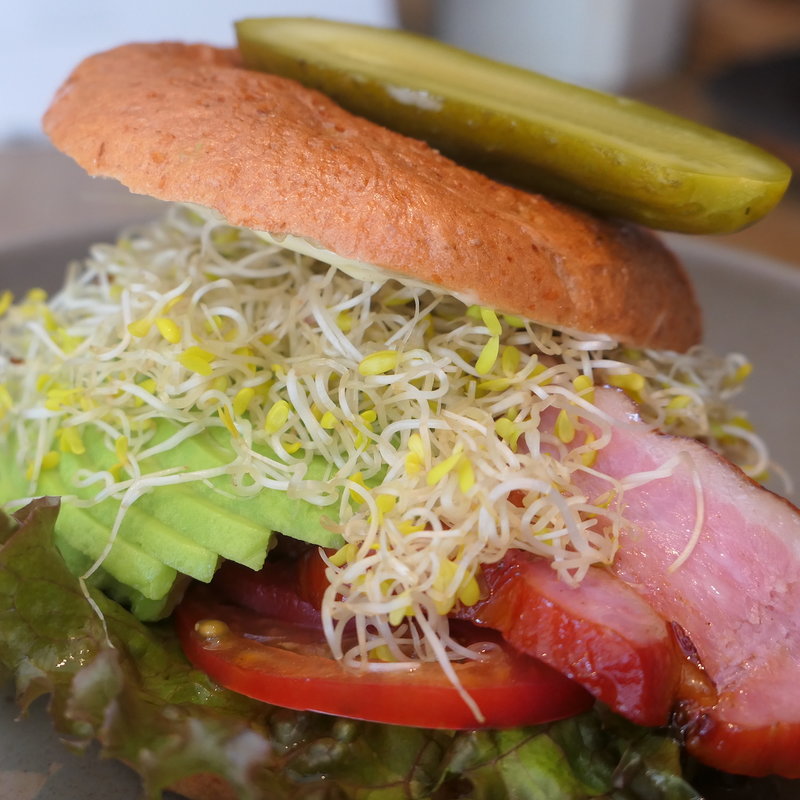 ベーコンアボカドチーズバーガー(HOFF)