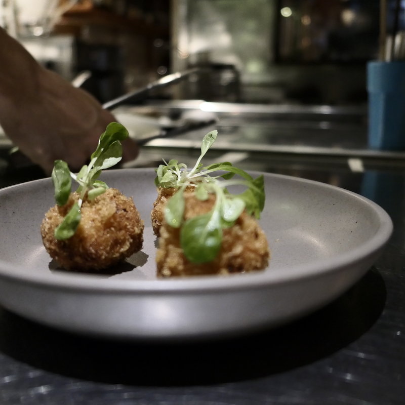 ホタテとトリュフのクロケット(HOFF)