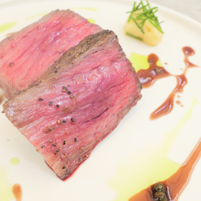 国産和牛のグリル　グリーンペッパーソース(HOFF)