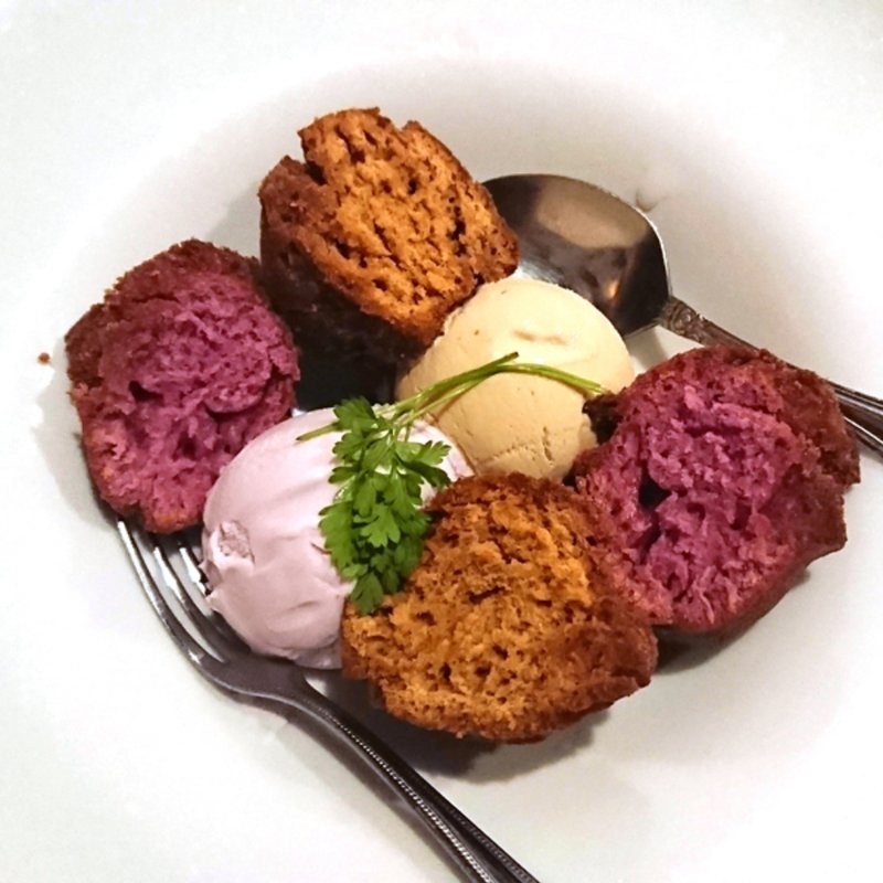 サーターアンダギーブルーシールアイス盛り(沖縄料理 いちゃりば)