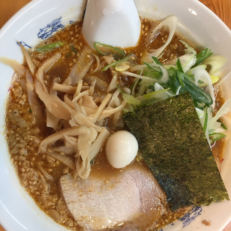 胡麻麺(龍龍ラーメン)