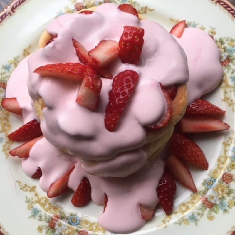 いちごのパンケーキ(イリヤプラスカフェ＠カスタム倉庫)