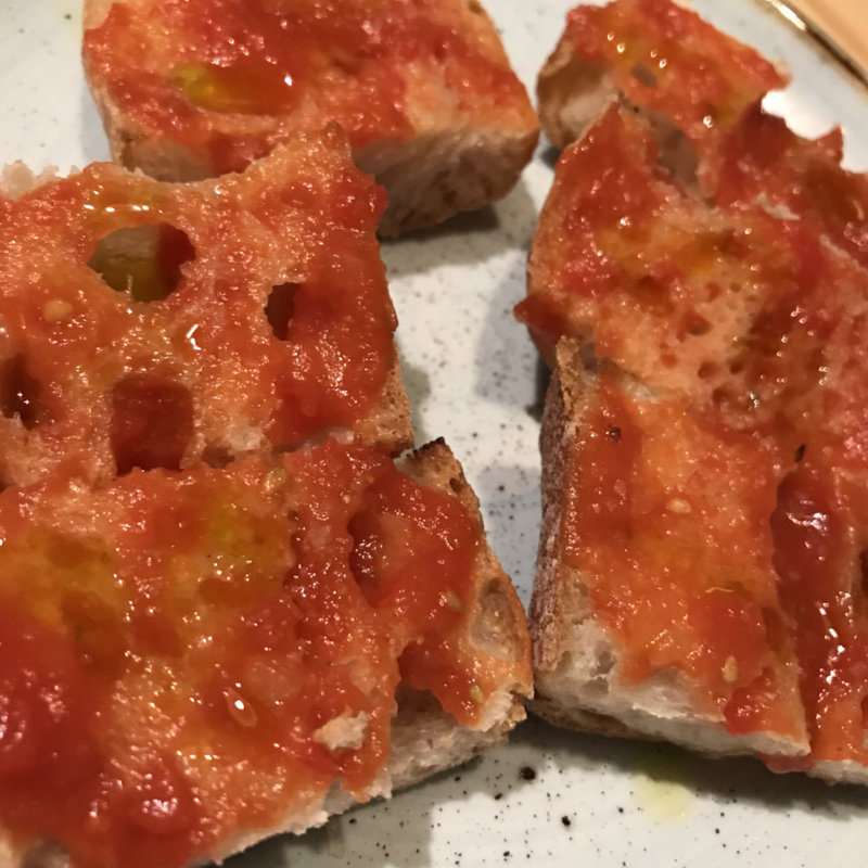 パンコントマテ(XIRINGUITO Escriba)