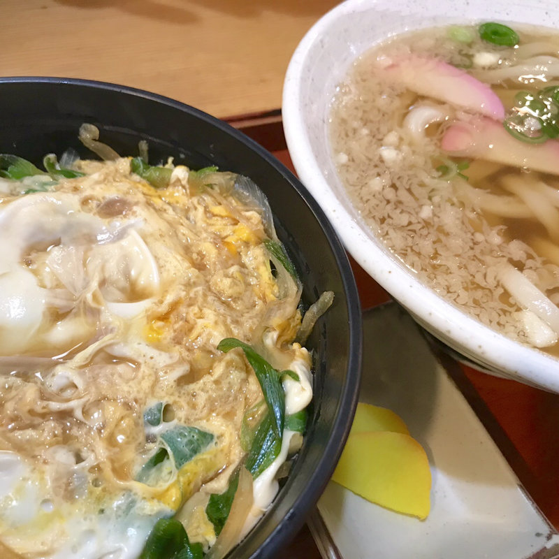 玉子丼(¥720)＋うどんセット(220)(あじよし アッセ駅ビル店 )