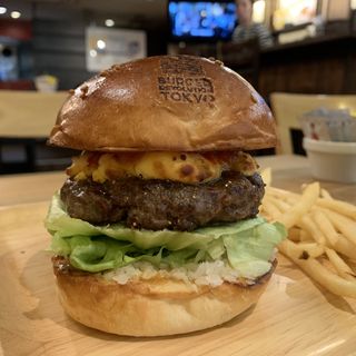 濃厚クリームチーズとレタスのスィートチリバーガー(Burger Revolution Tokyo 西麻布)