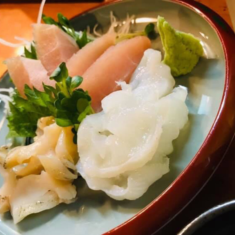 刺身盛り合わせ(飲喰屋 こけこっこう )