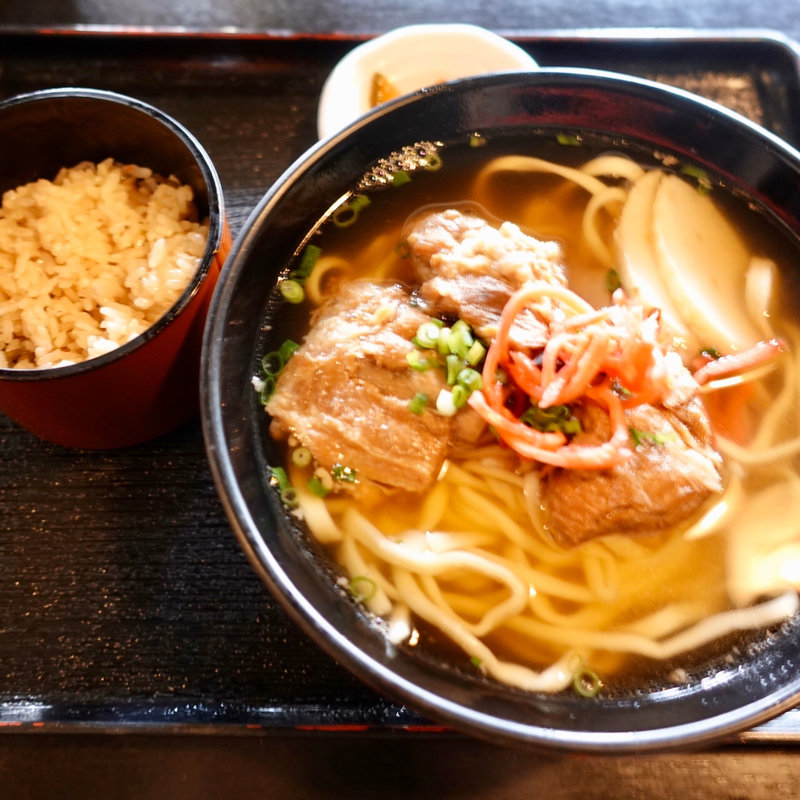 沖縄そばセット(百年古家 大家 （ひゃくねんこか うふやー）)