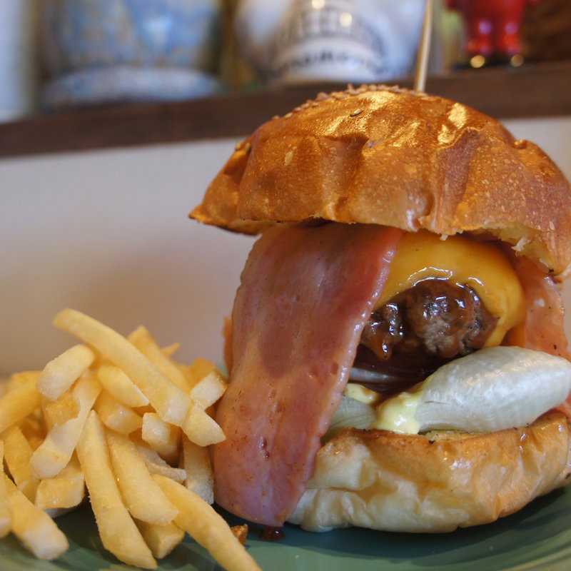 チェダーベーコンチーズバーガー(Nine9 Style hamburger & bar)