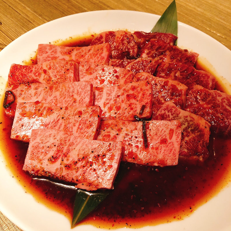 カルビとハラミ(焼肉の名門 天壇 銀座店)