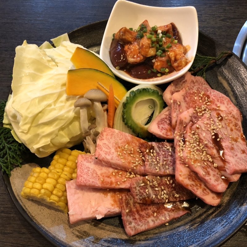 石垣牛盛り合わせ(山ちゃんの部屋 )