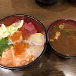 海鮮丼(屯舍)