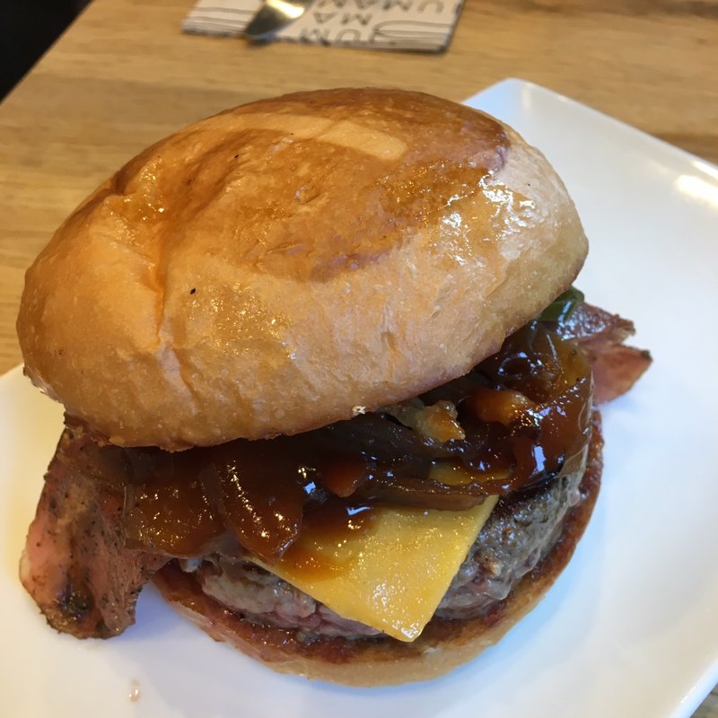 ウマミバーベキュー(UMAMI BURGER みなとみらい店)