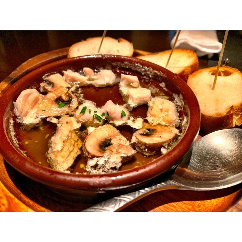 ミノのアヒージョ(炭焼きステーキとワイン obiobi)