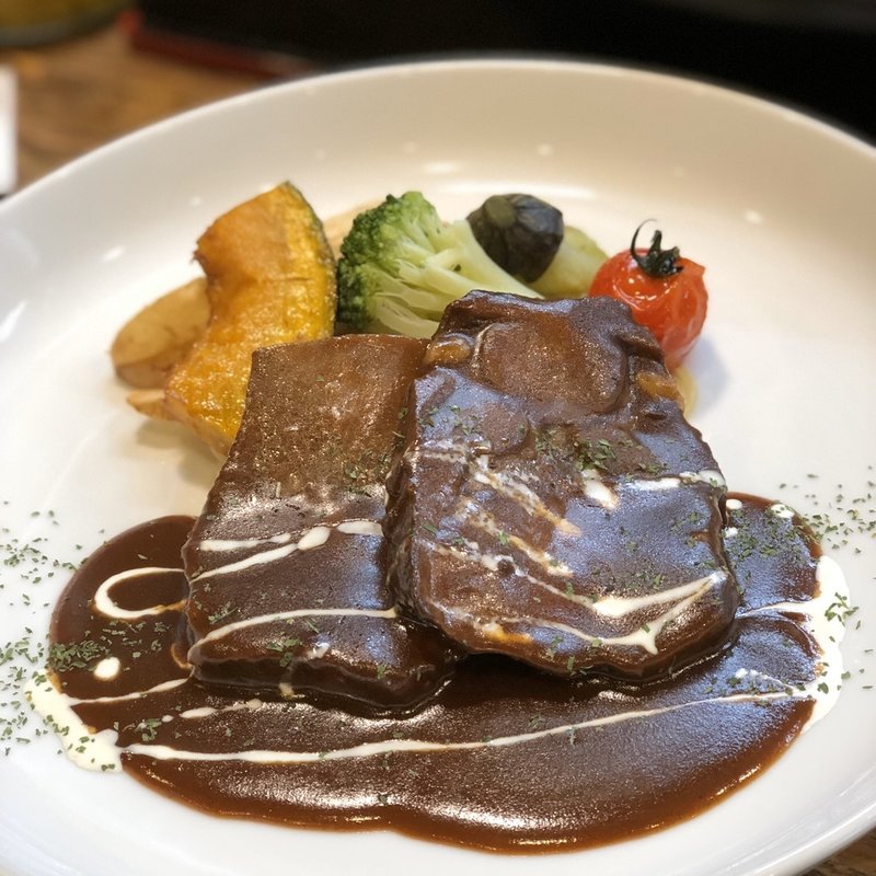 タンシチュー(洋食堂こむぎ)