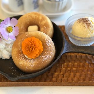 パンケーキ(R cafe·つばめドーナツ【アールカフェ·ツバメドーナツ】)