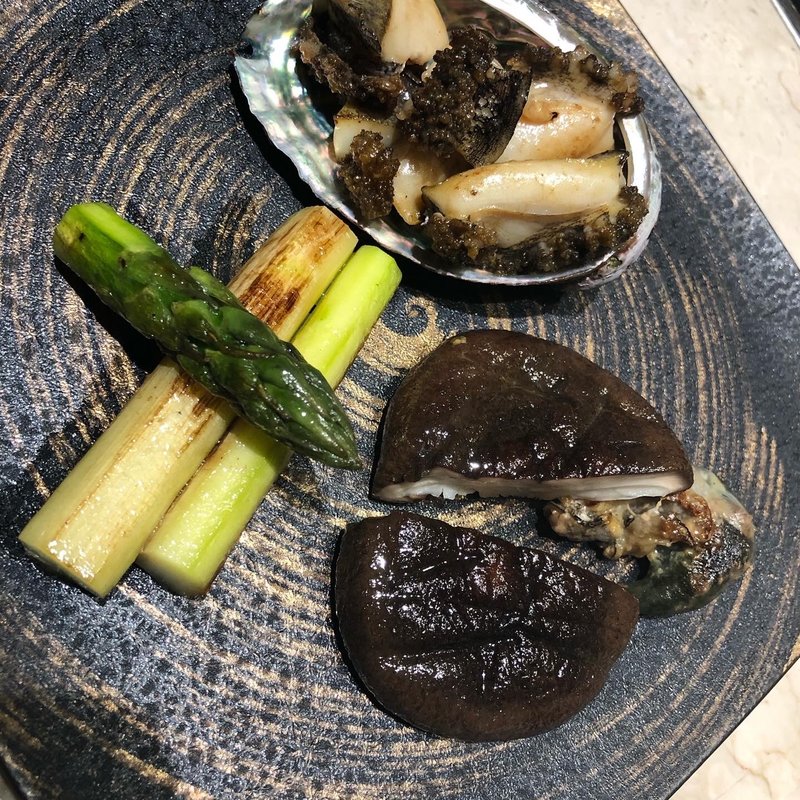 鮑のバター焼き(六角堂 グリル&バー)