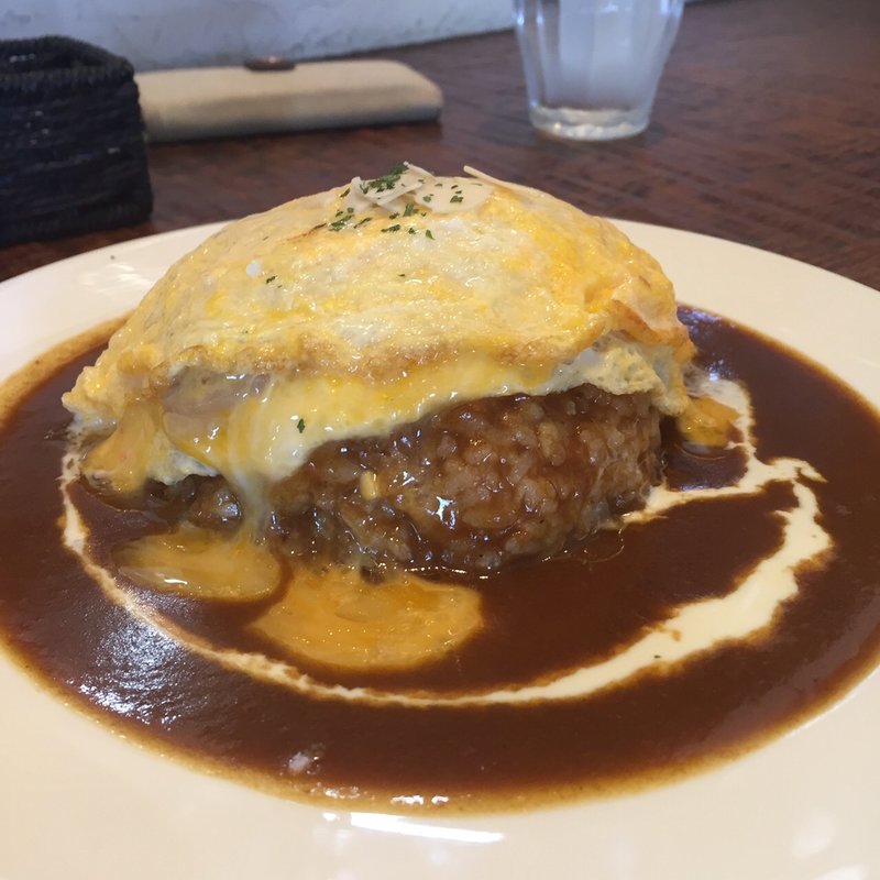 オムカレー(カレーの店 いーとん)