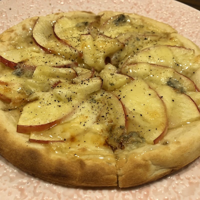 蜂蜜のリンゴピザ(野菜巻き串バルぽっぽ)