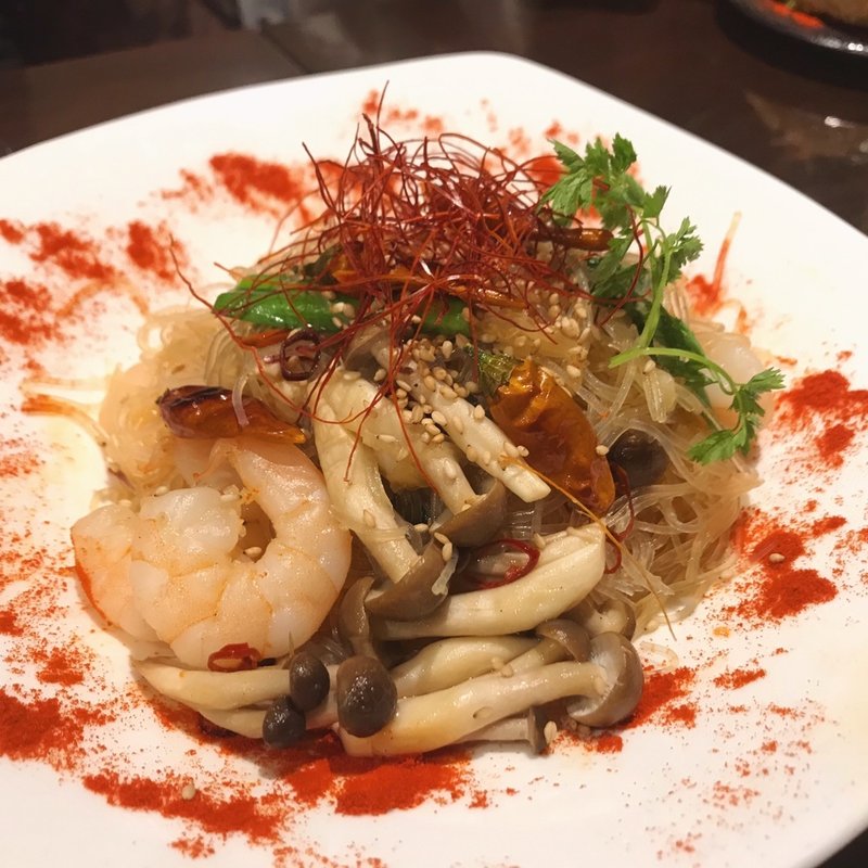 ぷりぷり海老のチャプチェ(赤い壺 辛い料理 表参道)