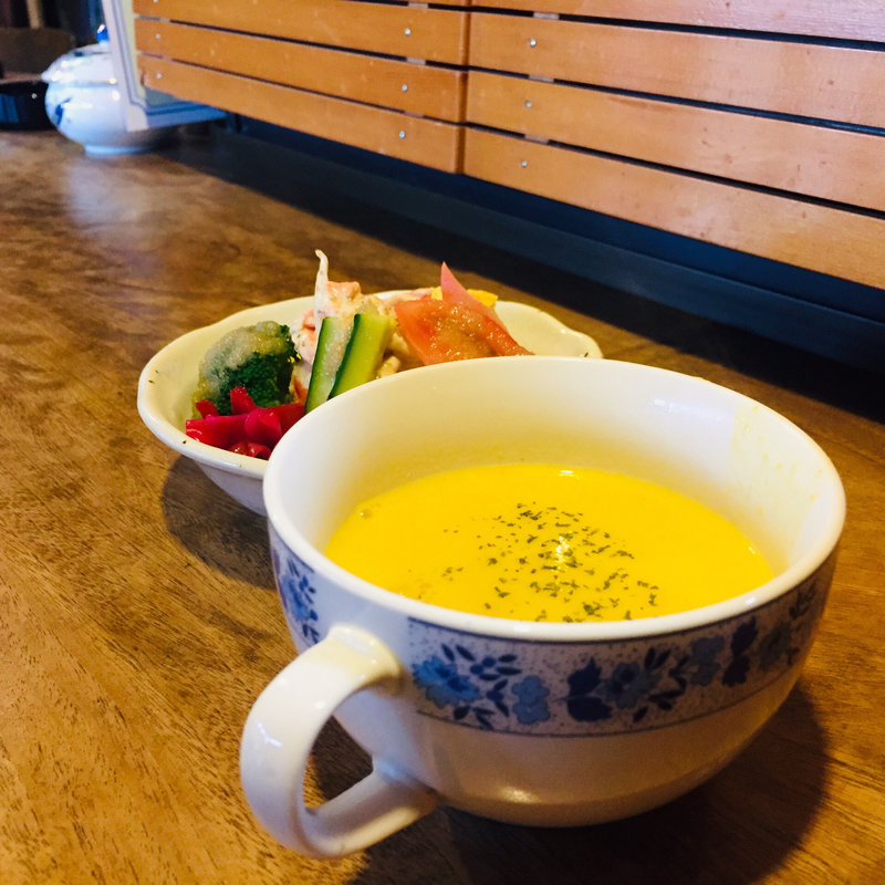 コーンポタージュとポテトサラダ(お食事処 たけした )