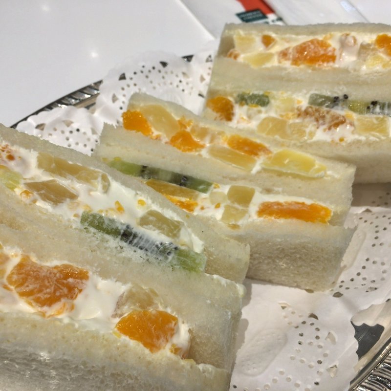 フルーツサンド(イノダコーヒ 八条口支店 )