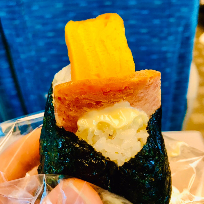 スパムおにぎり(おむすび 百千 エキュート品川店)