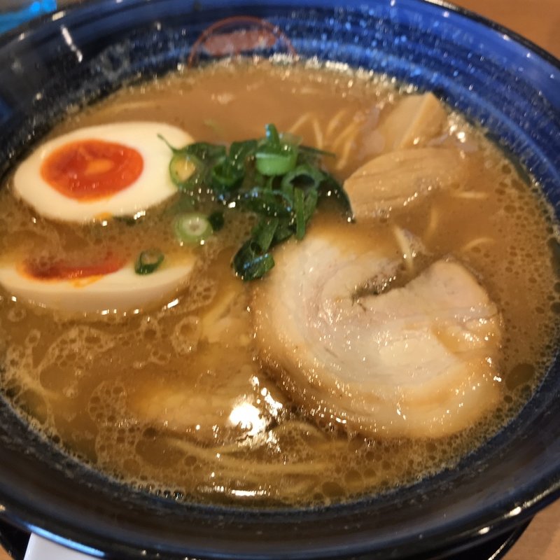 とんこつ醤油ラーメン煮卵のせ(吾麺房)