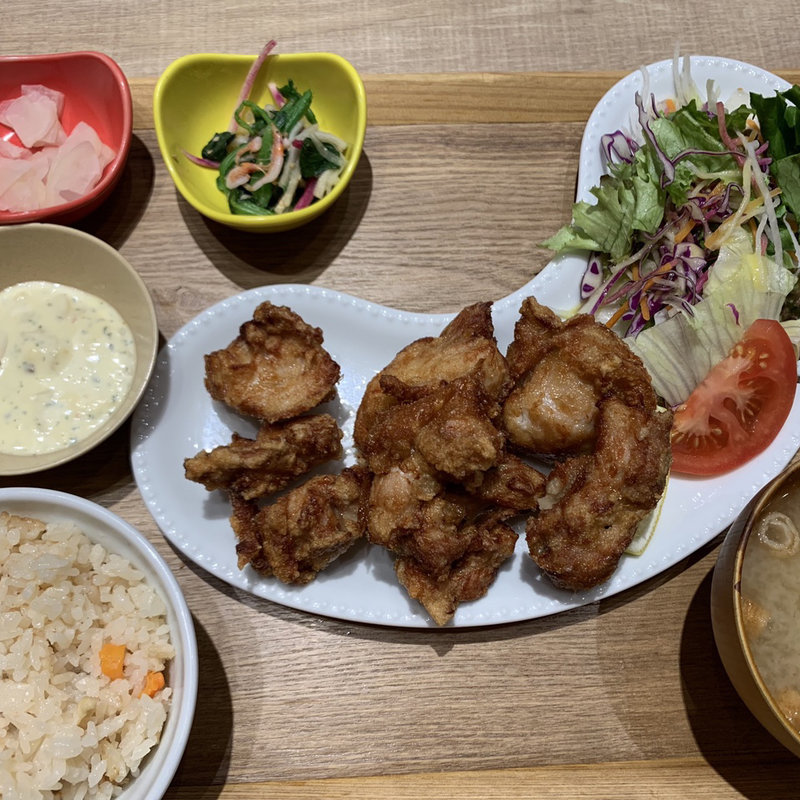3種の味が楽しめる、サクサク鶏竜田(和ごはんとカフェ chawan)
