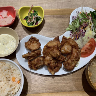 3種の味が楽しめる、サクサク鶏竜田(和ごはんとカフェ chawan)