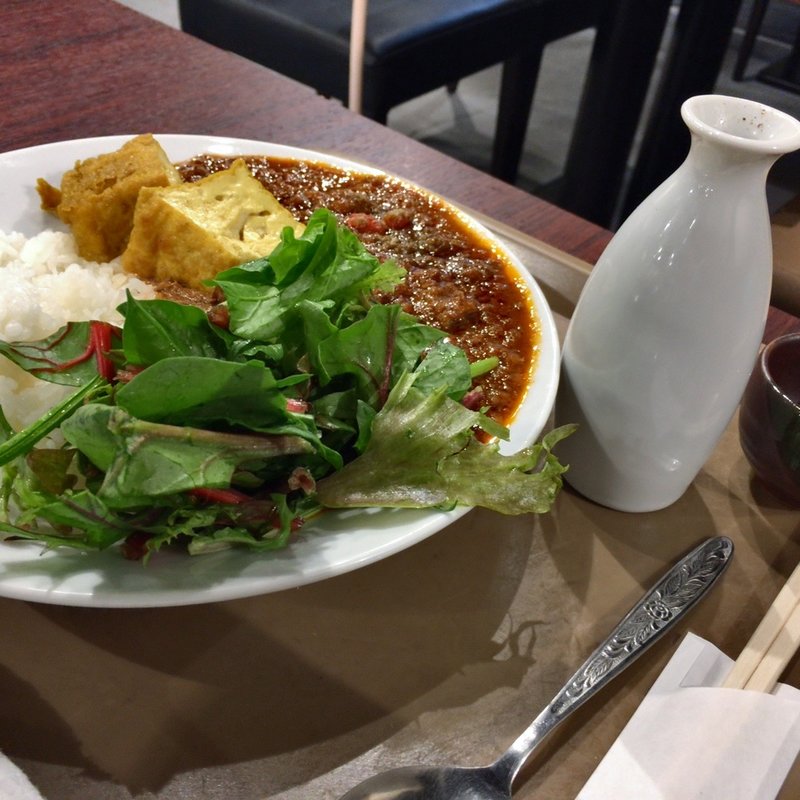 牛すじと厚揚げのスパイスカレー(すき焼ゑびす本廛 （スキヤキエビスホンジン）)