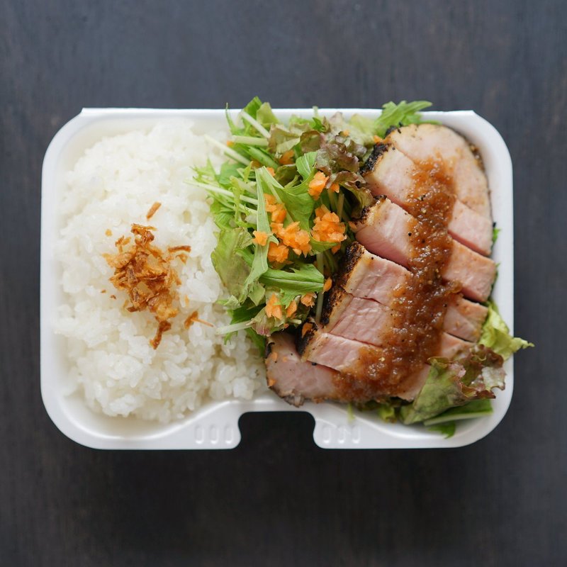 炭焼きポーク弁当（毎日/キッチンカー）(B&D KURIYA)