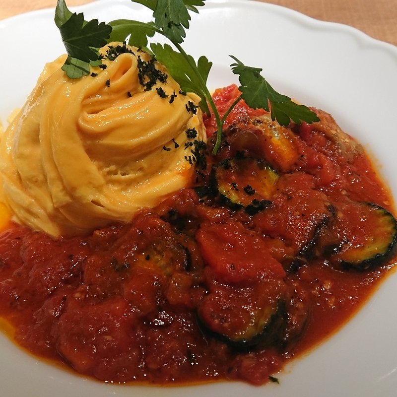 ラタトゥイユのトマトソース オムライス(3 Little Eggs たまプラーザ店)