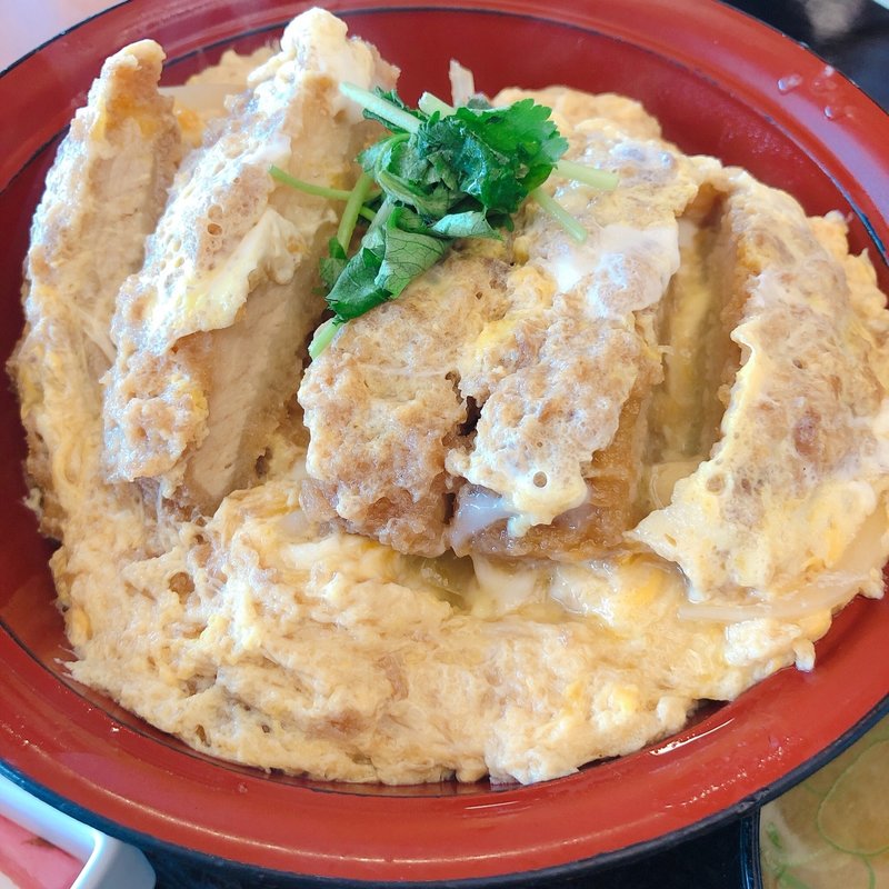 かつ丼(お食事処　ごちそうや)