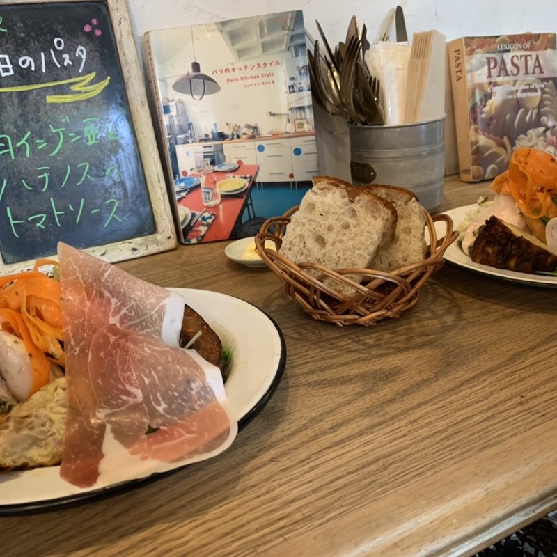 本日の前菜盛り合わせ7種(パスタ食堂 ヒラコンシェ)