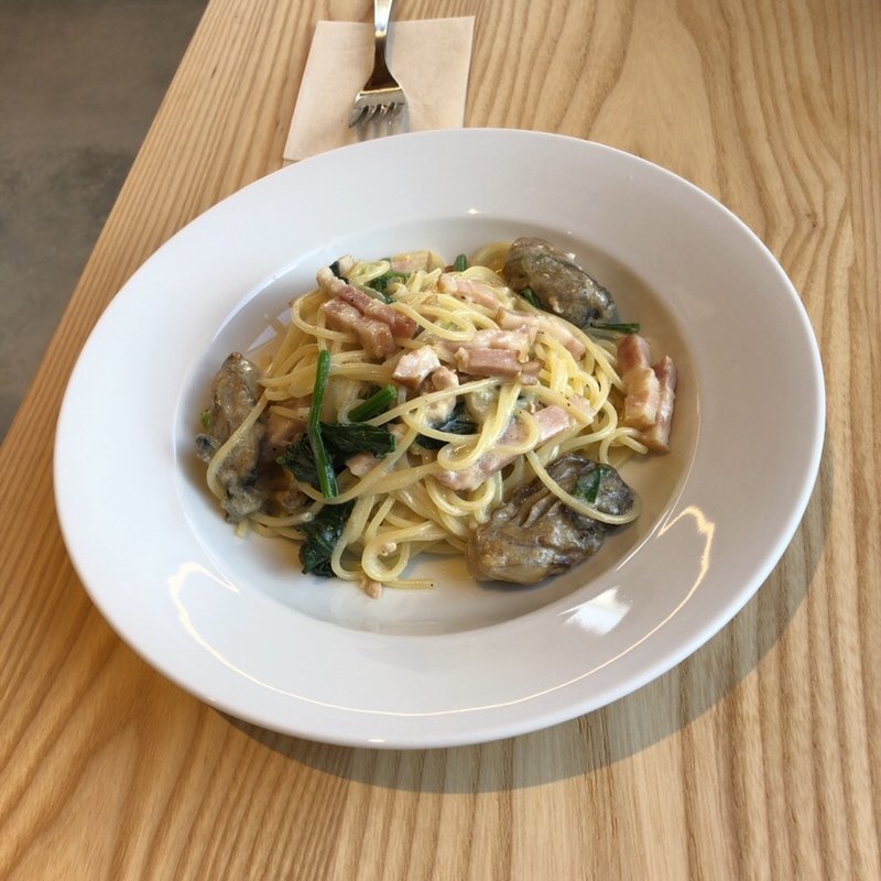 牡蠣ソテーとベーコンのクリームパスタ(BEARCOFFEE)