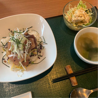 海鮮漬け丼&サラダ(ビストロ マルシェ)