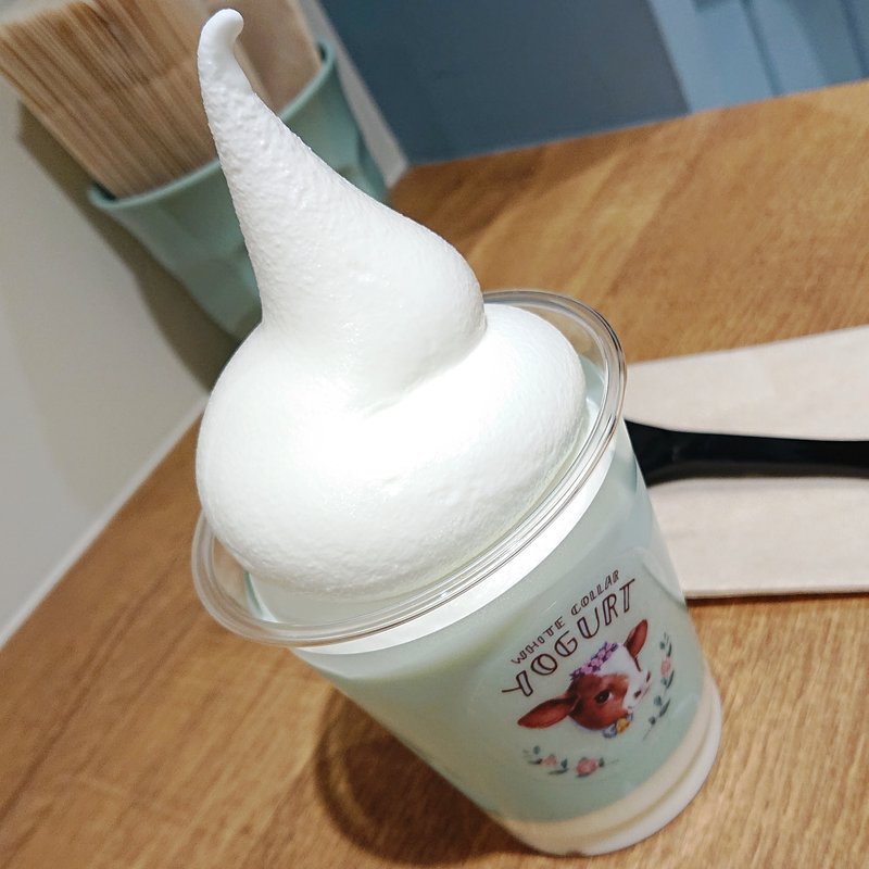 ヨーグルト＆ソフトドリンク(ホワイトカラーヨーグルト（神保町）)