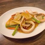 スルメイカのカキソース炒め(中華とお酒くるみ)