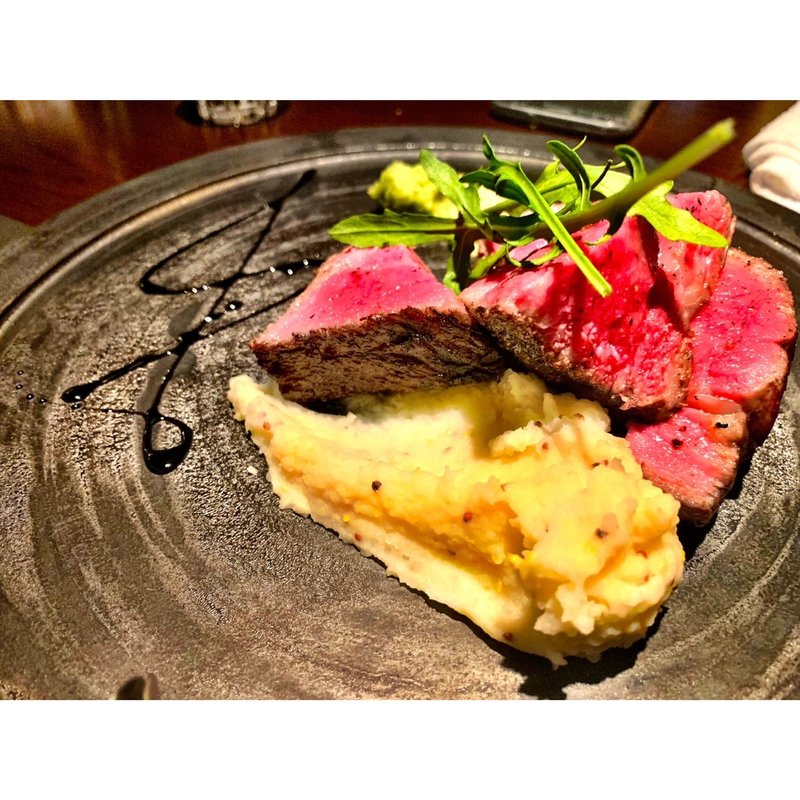 (炭焼きステーキとワイン obiobi)