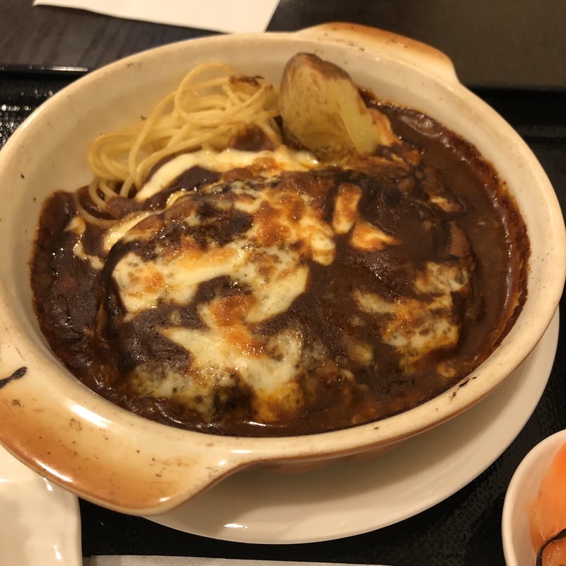 煮込みハンバーグ(ギオン)