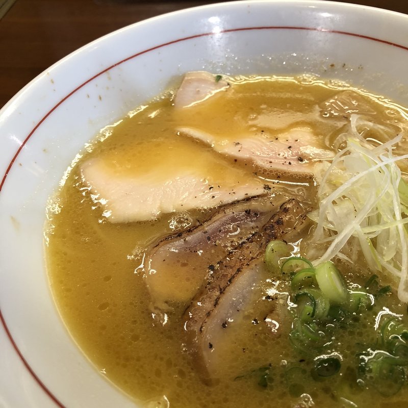 地鶏白湯らあめん(醤油と貝と麺 そして人と夢 )