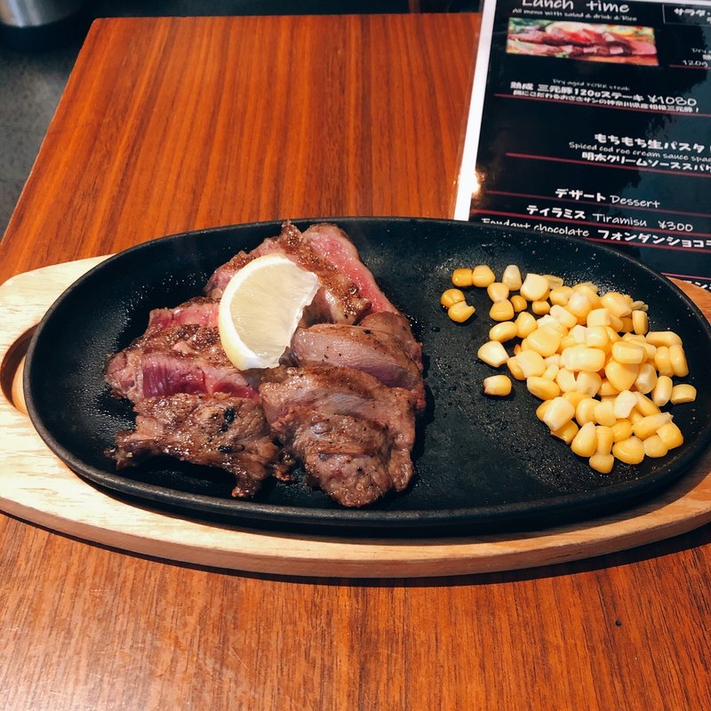 熟成タンステーキ(bond Golf with Thai food)