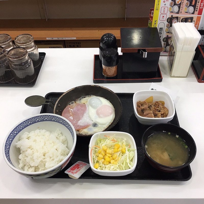 一汁三菜朝膳 ハムエッグ牛小鉢定食(吉野家 打越店)