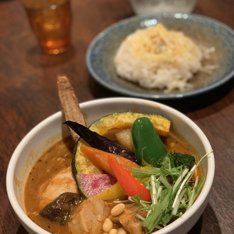 1/2チキンと豚角煮と野菜のカレー(Rojiura Curry SAMURAI． 神楽坂店 （Rojiura Curry SAMURAI.）)