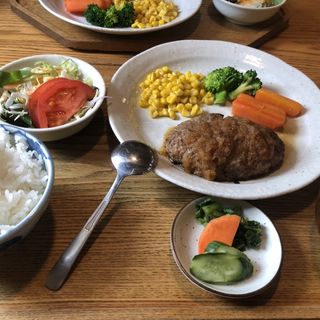 ハンバーグ定食(キッチン 米一　 千早店)
