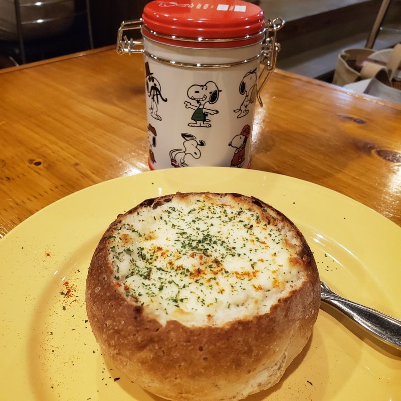 まぁるいフランスパンのグラタン(たわわ)