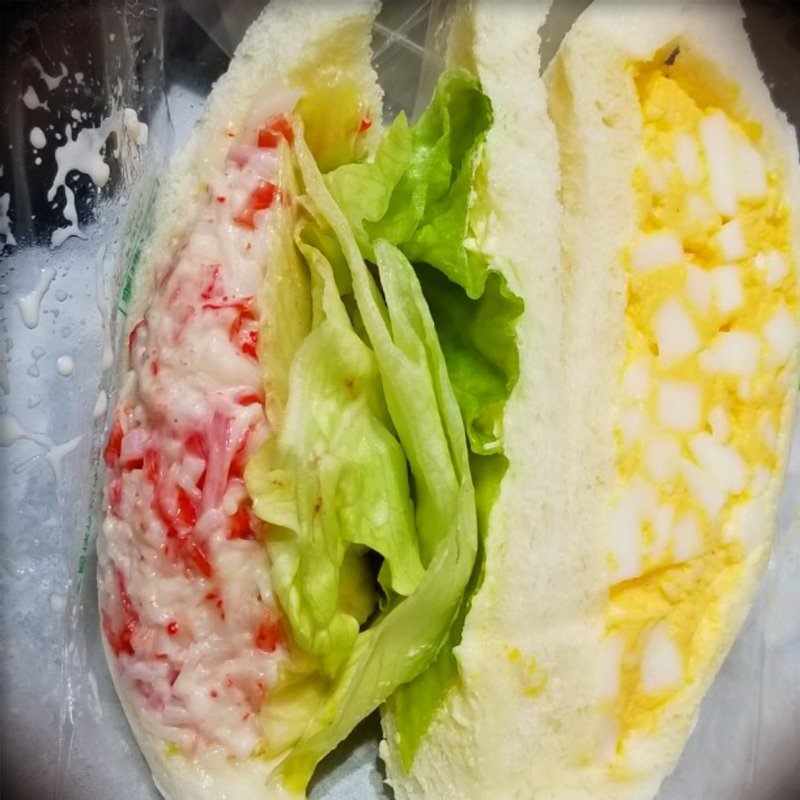 カニカマ玉子サンド(カフェ&ランチグリーングリーン )