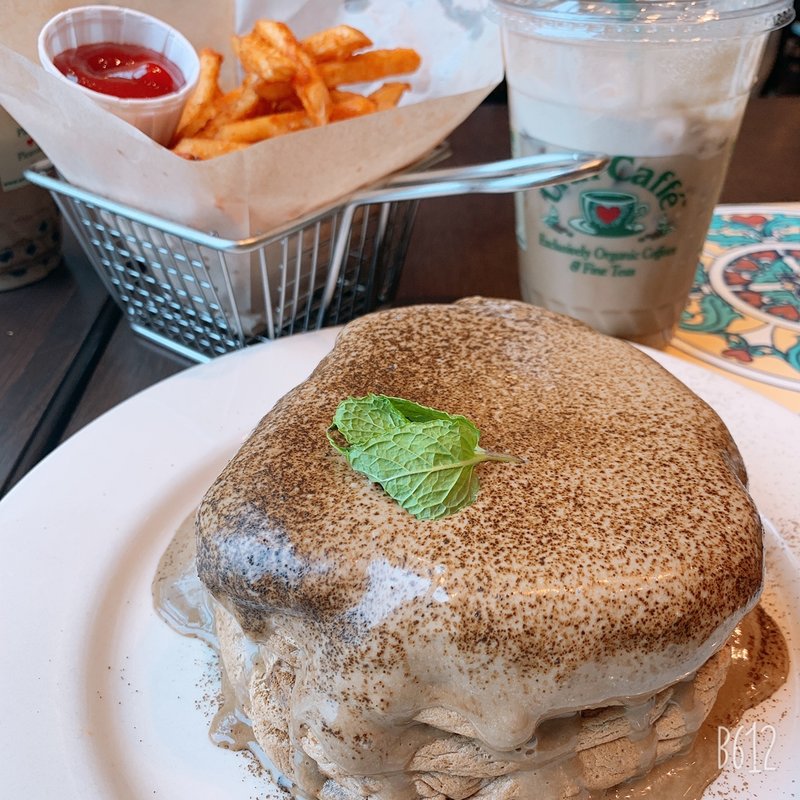 ホウジチャパンケーキ(Urth Caffé 表参道 （アースカフェ）)